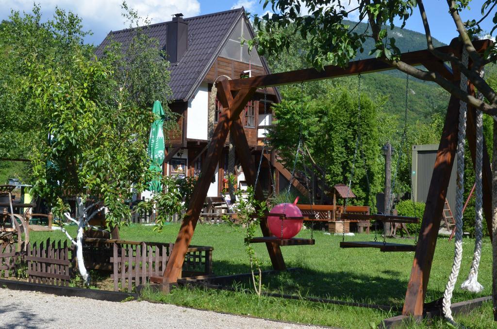 Rooms And Apartments Neron Bihac Lohovo 외부 사진